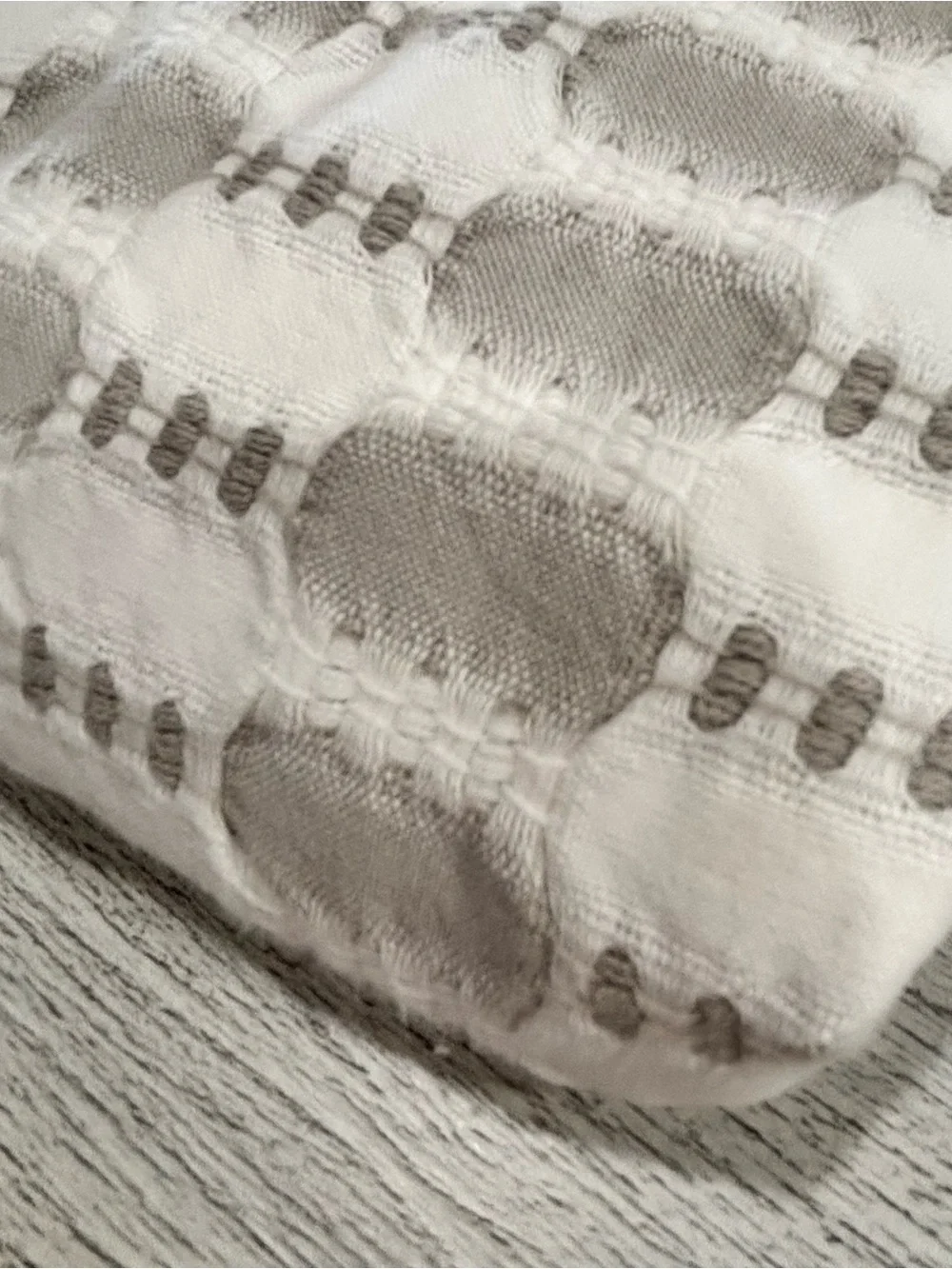 WEST ELM Gray Ivory Textured Dots ESTELA Duvet Cover Button Closure King Size
